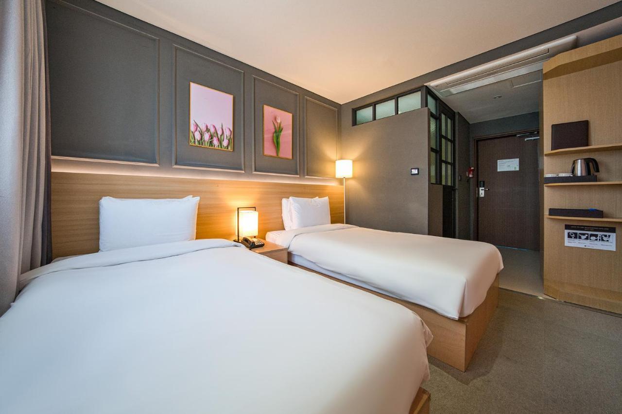 Vella Suite Hotel Suwon Exterior foto