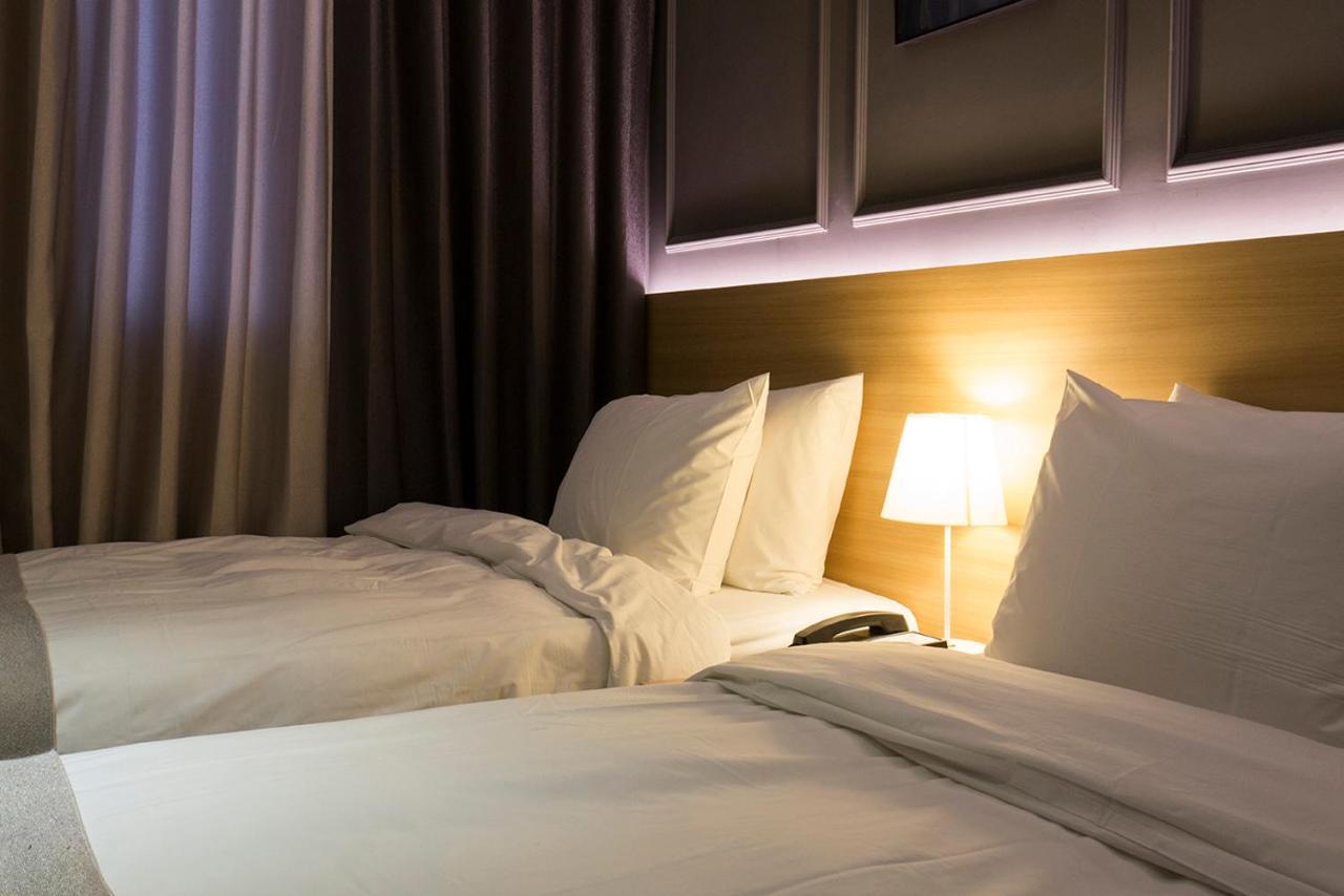 Vella Suite Hotel Suwon Exterior foto