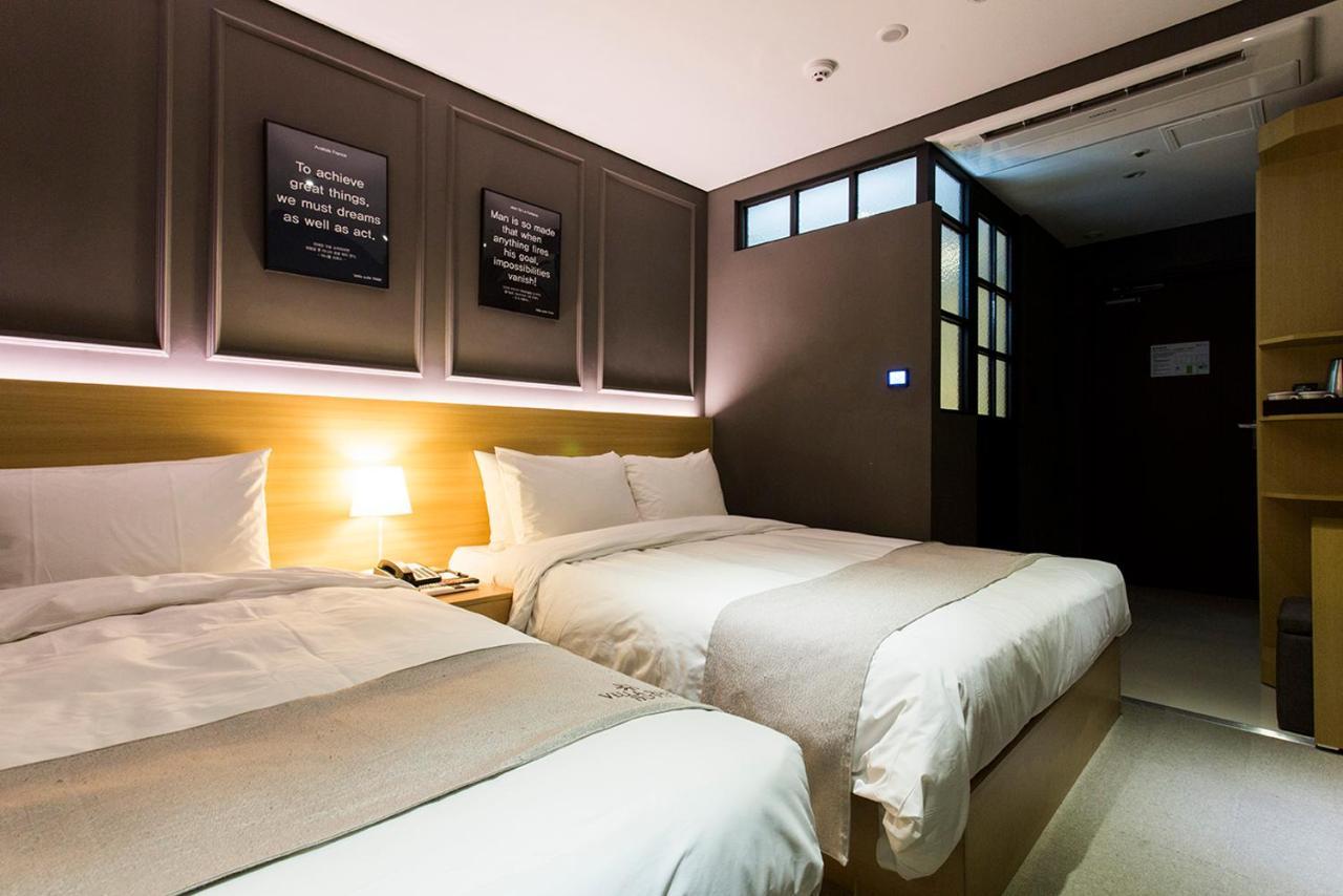Vella Suite Hotel Suwon Exterior foto