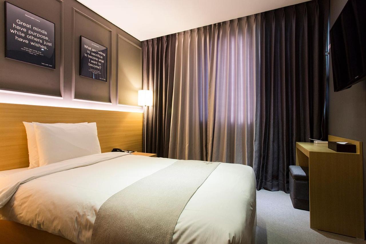 Vella Suite Hotel Suwon Exterior foto