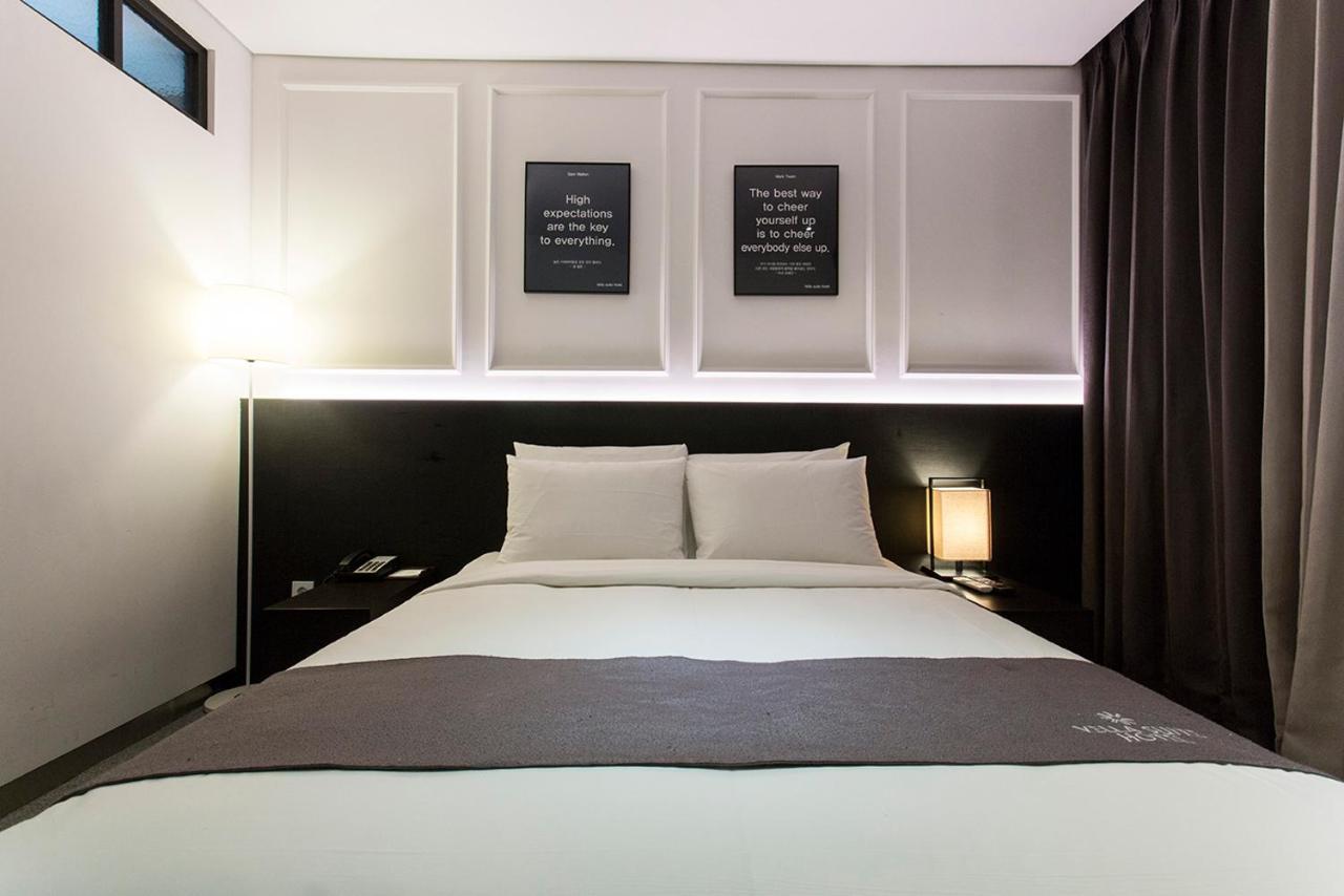 Vella Suite Hotel Suwon Exterior foto