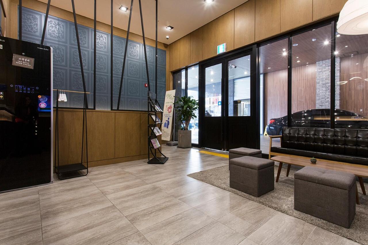 Vella Suite Hotel Suwon Exterior foto