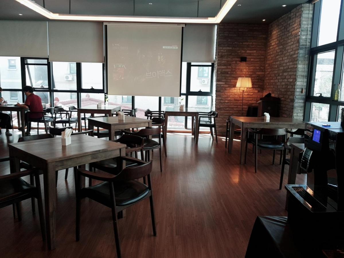 Vella Suite Hotel Suwon Exterior foto